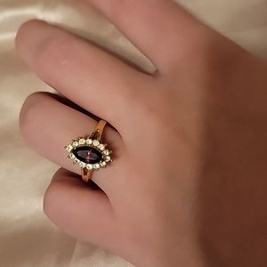 Vintage Ring Amethyst with Clear Swarovski Crystals 18kt Yellow Gold